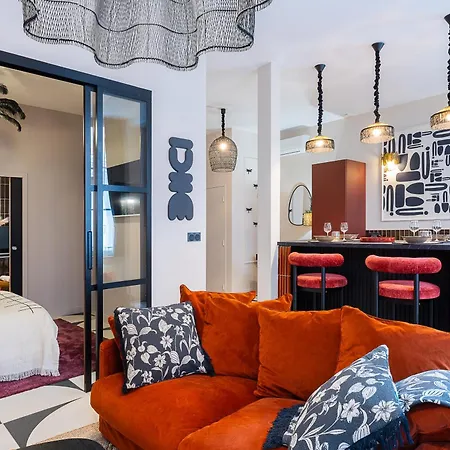 Host Bien-etre Jacuzzi Downtown Apartment *