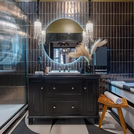 Host Bien-etre Jacuzzi Downtown Apartment *