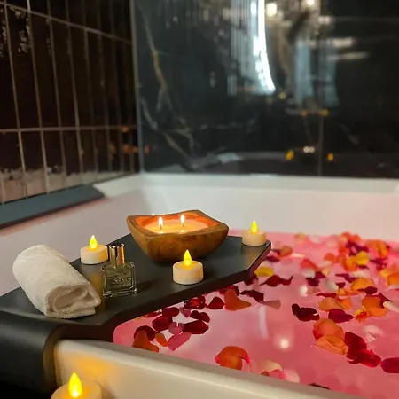 Host Bien-etre Jacuzzi Downtown Lyon