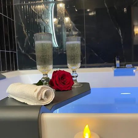 Host Bien-etre Jacuzzi Downtown Apartment